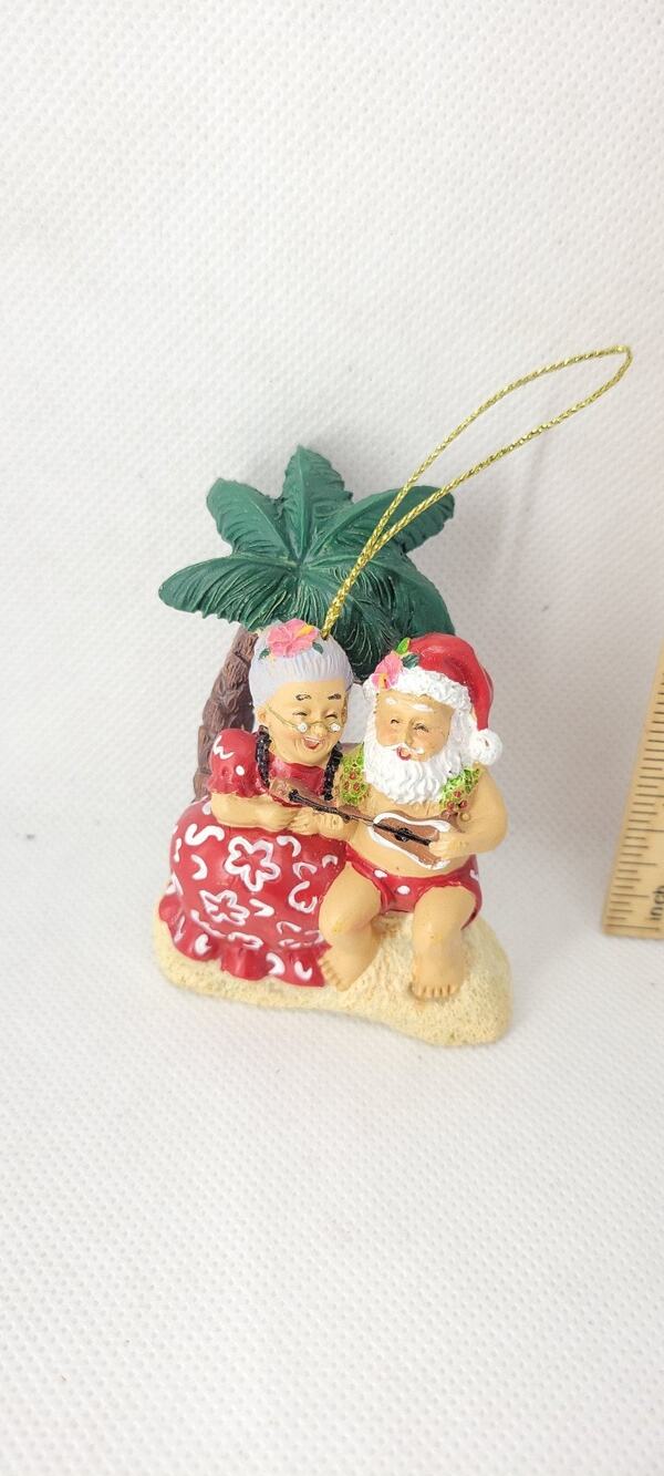 2004 Hawaiian Christmas Ornaments Island Heritage Santa & Mrs Claus #13033 New